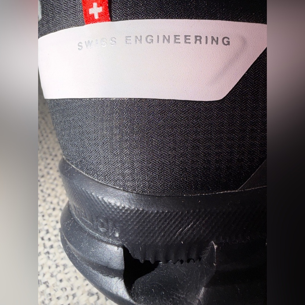 On Cloudflow Shoes Mens Size 11.5 Black White Swiss Engineering Running CloudTec - Picture 4 of 6